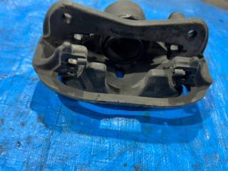 Суппорт тормозной передний правый Corolla 1998 AE100 5A-FE