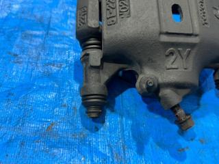 Суппорт тормозной передний левый Corolla 1998 AE100 5A-FE