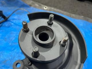 Ступица с поворотным кулаком передняя левая Corolla 1998 AE100 5A-FE