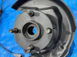 Ступица с поворотным кулаком передняя левая Corolla 1998 AE100 5A-FE