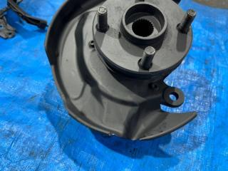 Ступица с поворотным кулаком передняя правая Corolla 1998 AE100 5A-FE