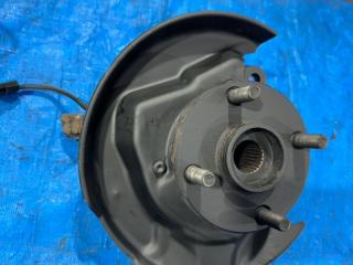 Ступица с поворотным кулаком передняя правая Corolla 1998 AE100 5A-FE