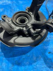 Ступица с поворотным кулаком передняя правая Corolla 1998 AE100 5A-FE
