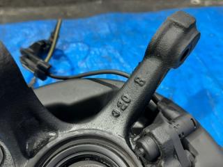 Ступица с поворотным кулаком передняя правая Corolla 1998 AE100 5A-FE