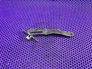 Запчасть кронштейн генератора Toyota Carina 1995