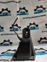 Кронштейн двигателя BMW 5 2004