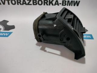 Дефлектор обдува правый X5 2002 E53 M54B30 306S3 Дефлектор обдува правый X5 2002 E53 M54B30 306S3