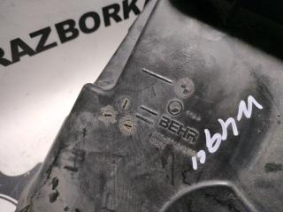 Крышка салонного фильтра 5 2012 F10 N47D20C Крышка салонного фильтра 5 2012 F10 N47D20C