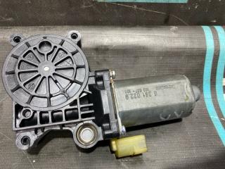 Мотор стеклоподъемника задний правый BMW X5 2005 контрактная Мотор стеклоподъемника задний правый BMW X5 2005