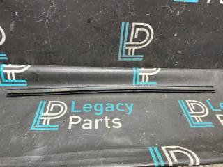 Уплотнитель стекла двери передний левый BMW 5 1999