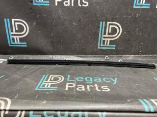 Уплотнитель стекла двери передний правый BMW X5 2010