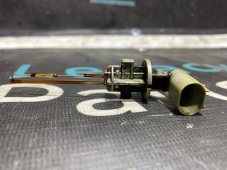 Фото запчасти датчик уровня охлаждающей жидкости BMW X5 2004 контрактная запчасть Запчасть датчик уровня охлаждающей жидкости BMW X5 2004