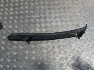 Запчасть решетка под лобовое стекло передняя левая Mercedes-benz Vito 2001