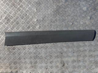 Фото запчасти молдинг двери передний правый Pontiac Vibe 2005 контрактная запчасть Запчасть молдинг двери передний правый Pontiac Vibe 2005