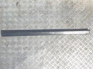 Запчасть молдинг двери передний правый Mazda 323F 1991