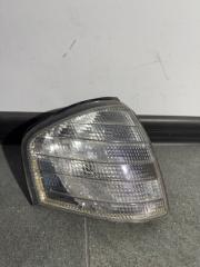 Поворотник передний правый Mercedes-benz c-klass 1995