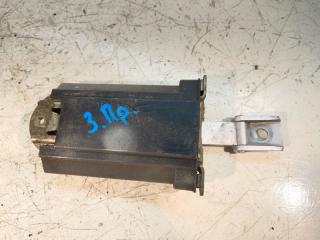 Запчасть ограничитель двери задний правый Mercedes E270CDI 2000