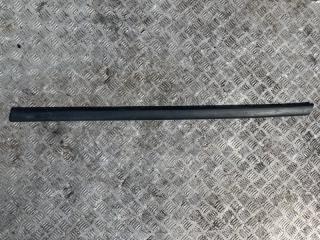 Фото запчасти молдинг двери передний правый Audi A8 1998 контрактная запчасть Запчасть молдинг двери передний правый Audi A8 1998