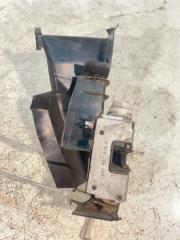 Запчасть замок двери передний правый Audi A8 1998