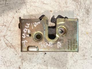 Запчасть замок двери задний правый Audi 100 1990