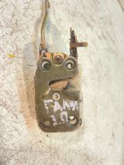 Запчасть замок двери задний правый Mitsubishi Galant 1991