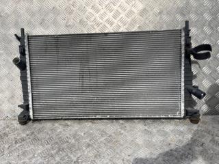 Запчасть радиатор охлаждения двигателя Ford Focus 2009
