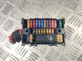 Блок предохранителей Volkswagen Transporter 2005