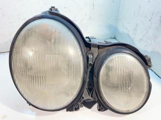 Фара галогеновая правая Mercedes-Benz E270CDI 2002