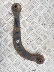 Фото запчасти рычаг подвески верхний задний правый Pontiac Vibe 2005 контрактная запчасть Запчасть рычаг подвески верхний задний правый Pontiac Vibe 2005