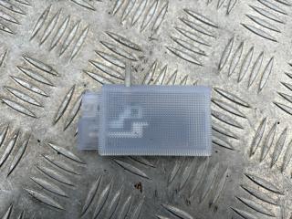 Запчасть плафон подсветки бардачка Mercedes-Benz E220CDI 2000