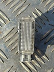 Запчасть плафон подсветки салона Volkswagen Passat 2001