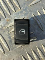 Запчасть кнопка стеклоподъемника Volkswagen Passat 2001