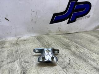 Фото запчасти петля двери задняя правая Mitsubishi lancer 2010 Б/У запчасть Запчасть петля двери задняя правая Mitsubishi lancer 2010