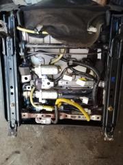 Сиденье переднее левое RX300 2002 MCU15 1MZ-FE Сиденье переднее левое RX300 2002 MCU15 1MZ-FE