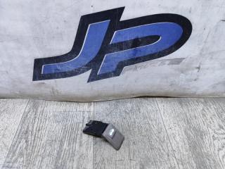 Фото запчасти ручка открывания капота Kia Sorento 2003 Б/У запчасть Запчасть ручка открывания капота Kia Sorento 2003