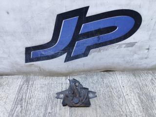 Запчасть замок капота volkswagen passat 1991