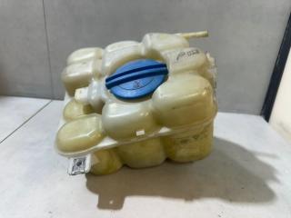 Запчасть бачок расширительный Volkswagen Touareg 2012