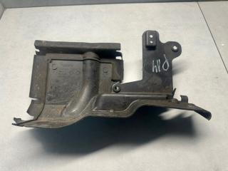 Дефлектор радиатора правый Volvo XC70 2015