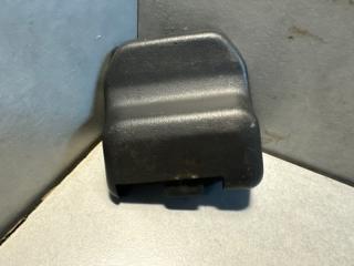 Заглушка полозьев сиденья правая Volvo XC70 2015 контрактная Заглушка полозьев сиденья правая Volvo XC70 2015