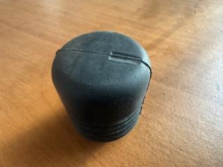 Фото запчасти отбойник капота Volvo XC60 контрактная запчасть Запчасть отбойник капота Volvo XC60