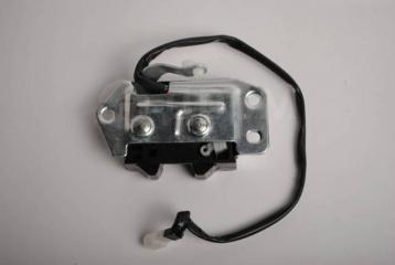 Запчасть замок задней 5-й двери toyota hiace / kzh178 Toyota Hiace