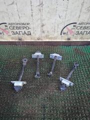 Запчасть ограничитель двери Mazda 3