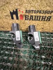 Фото запчасти датчик удара Volkswagen Tiguan 2012 Б/У запчасть Запчасть датчик удара Volkswagen Tiguan 2012