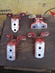 Фото запчасти петля двери задняя правая Kia Soul 2019 Б/У запчасть Запчасть петля двери задняя правая Kia Soul 2019