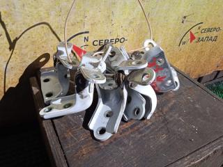 Фото запчасти петля двери задняя правая Kia Cerato 2014 Б/У запчасть Запчасть петля двери задняя правая Kia Cerato 2014