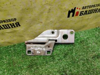 Петля капота левая Nissan Navara 2014