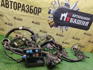 Проводка под капотом Nissan Navara 2014