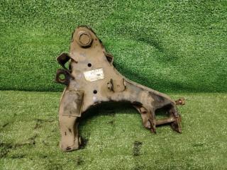 Рычаг подвески нижний передний правый Nissan NP300 2011