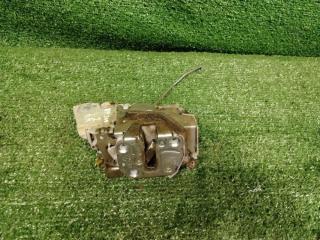 Замок двери передний правый Nissan NP300 2011