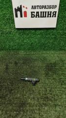 Запчасть форсунка топливная Nissan Tiida 2010